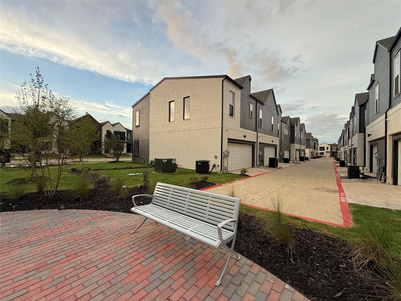 2306 Moonflower Ct - Photo 7 of 40