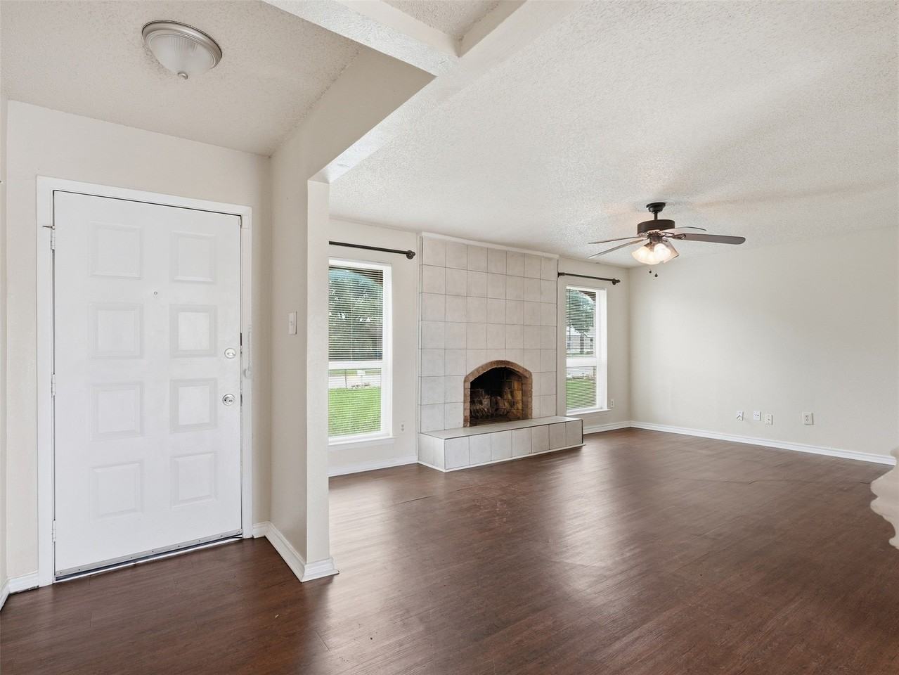 1373 Oakbluff Dr - Photo 5 of 22