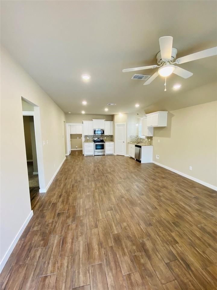 307 N Colbert Ave - Photo 2 of 23