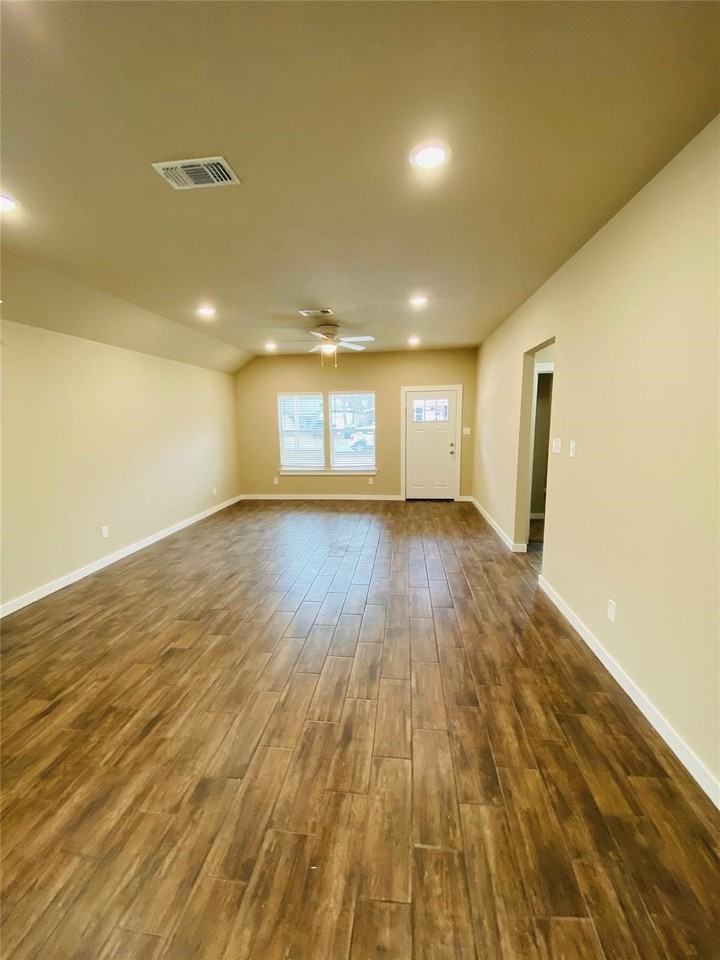 307 N Colbert Ave - Photo 6 of 23