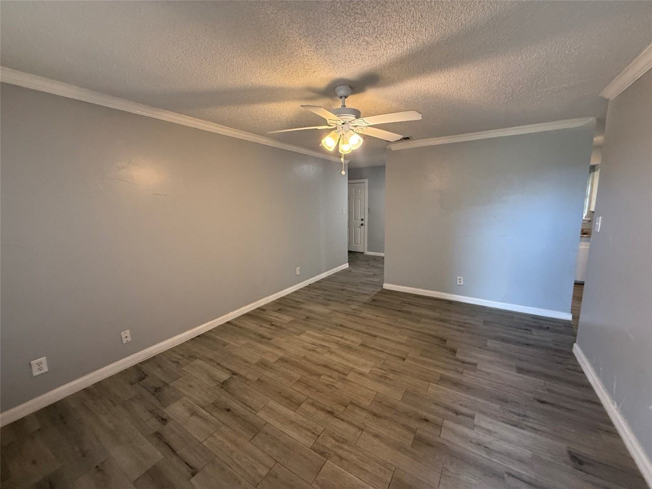 100 E Brown St - Photo 2 of 21