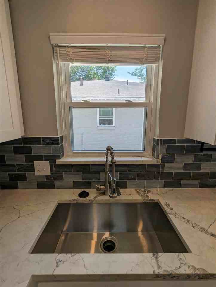 10008 Olmos Dr - Photo 2 of 19