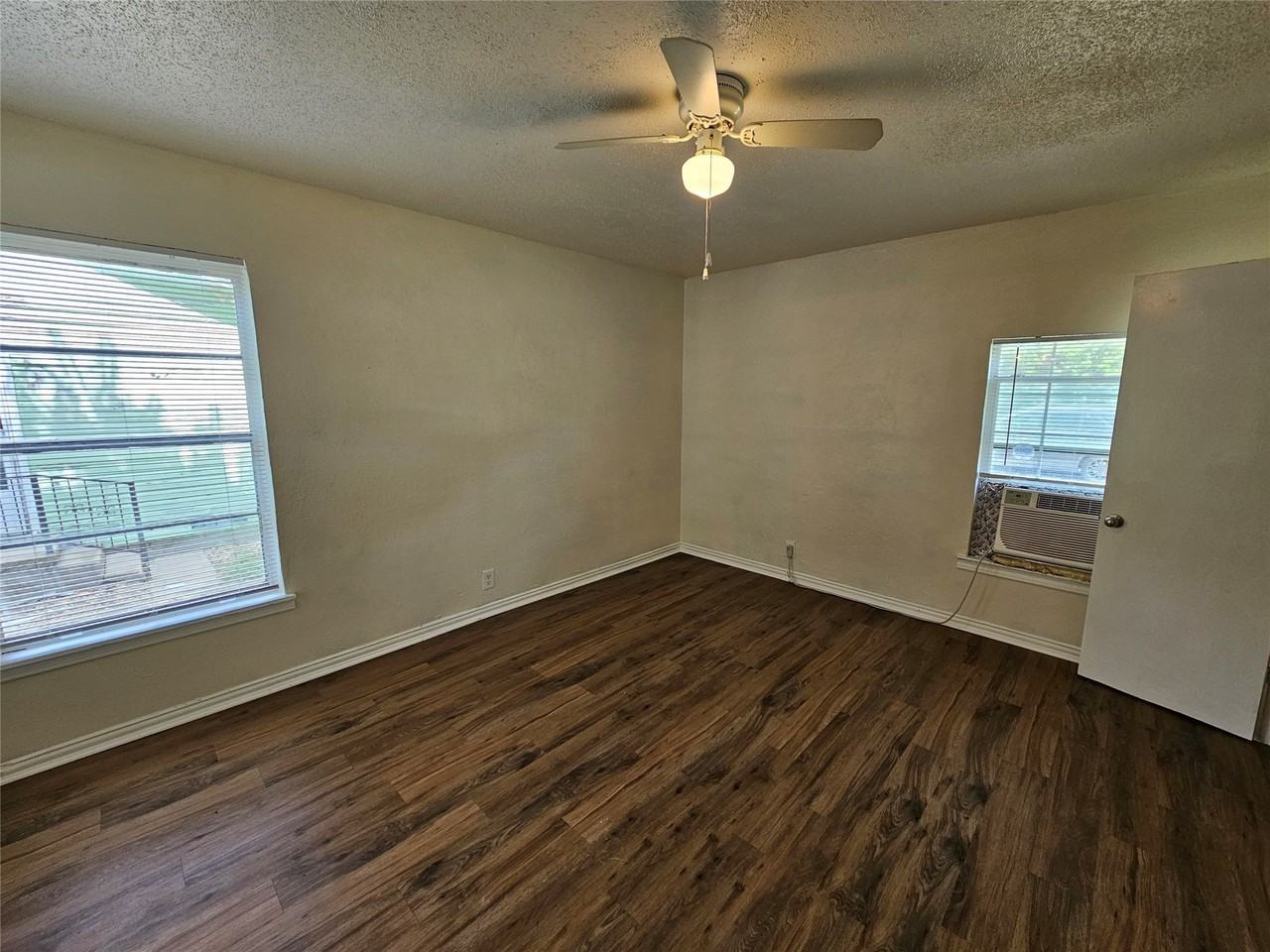 6540 Hollis Ave - Photo 4 of 16