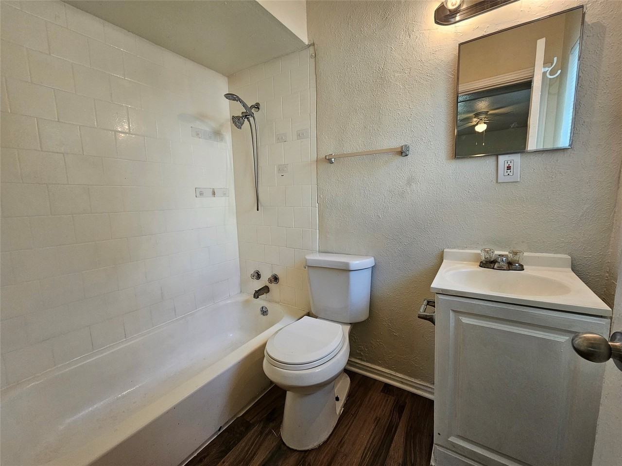 6540 Hollis Ave - Photo 6 of 16