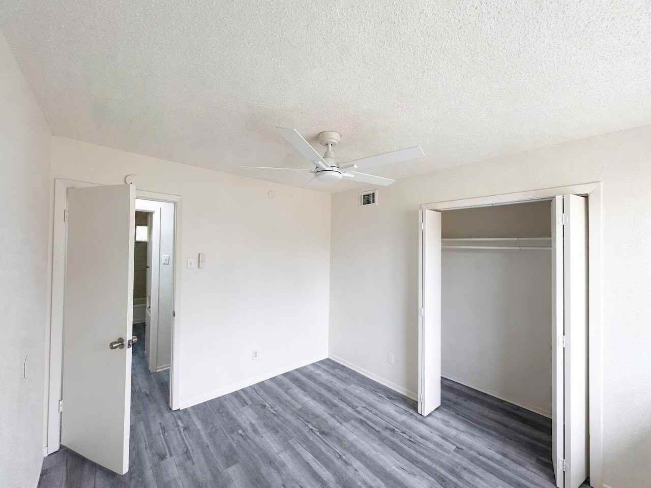 1021 Irene Dr - Photo 5 of 13