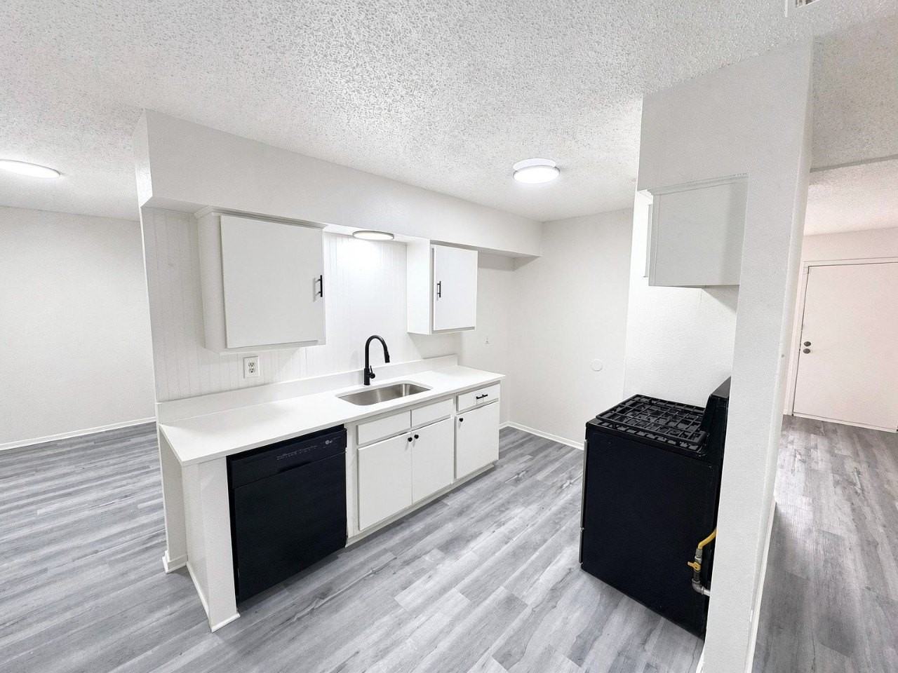 1021 Irene Dr - Photo 6 of 13