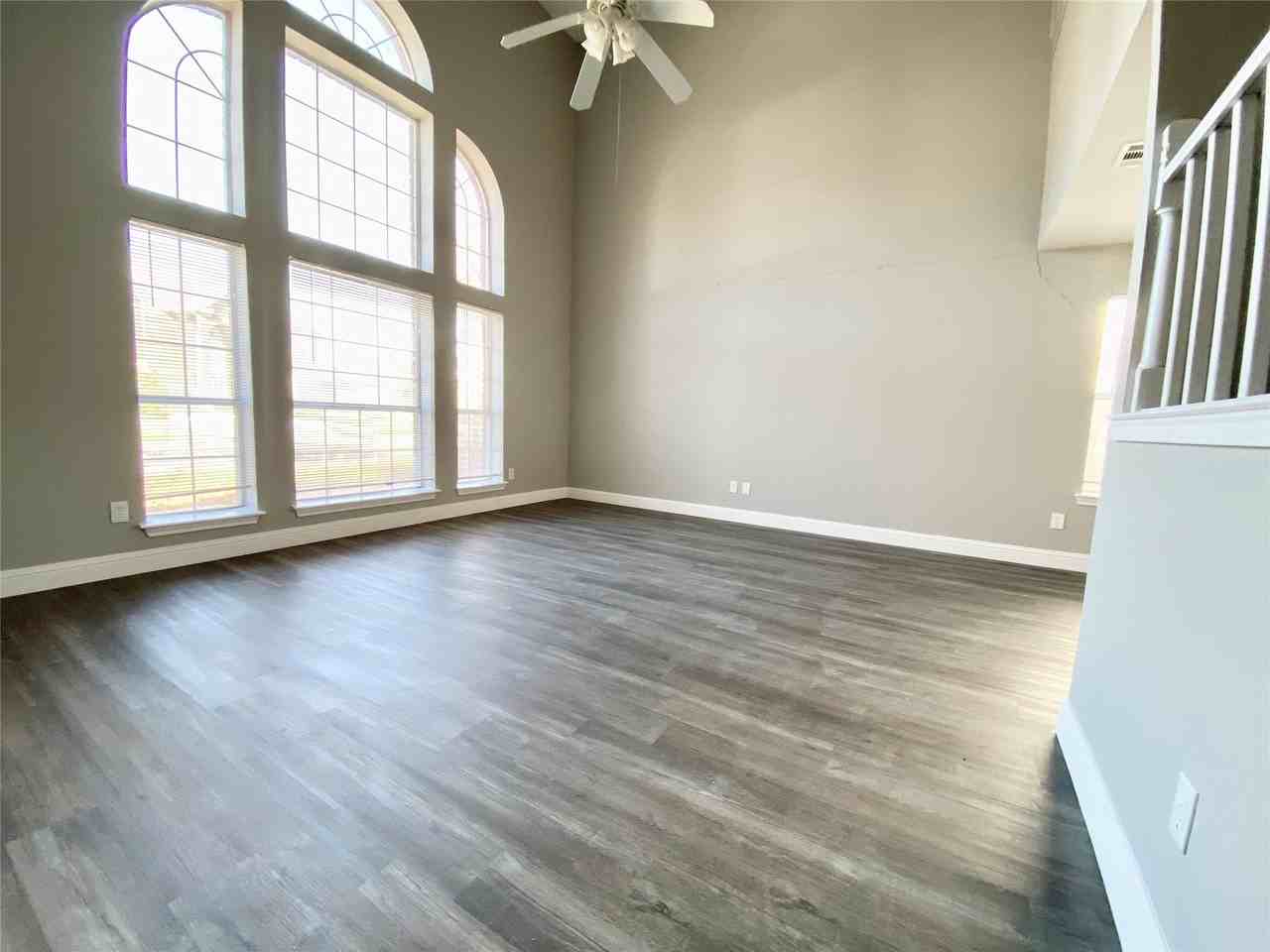3714 Catalina St - Photo 2 of 7