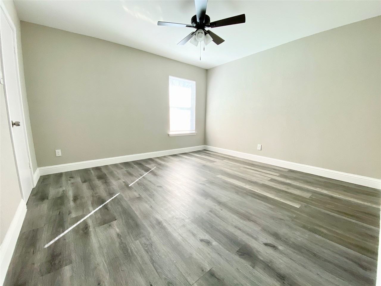 3714 Catalina St - Photo 3 of 7