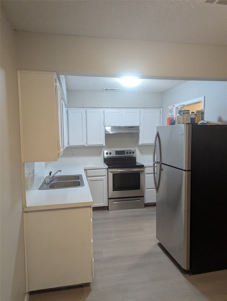 819 Betty Ct - Photo 3 of 7