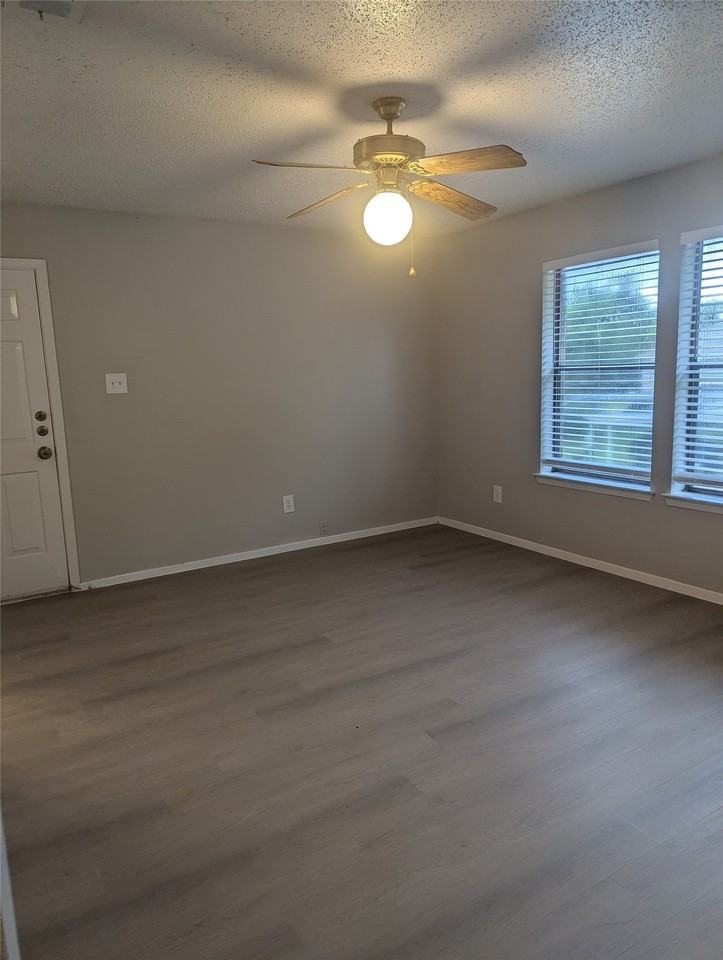 819 Betty Ct - Photo 4 of 7