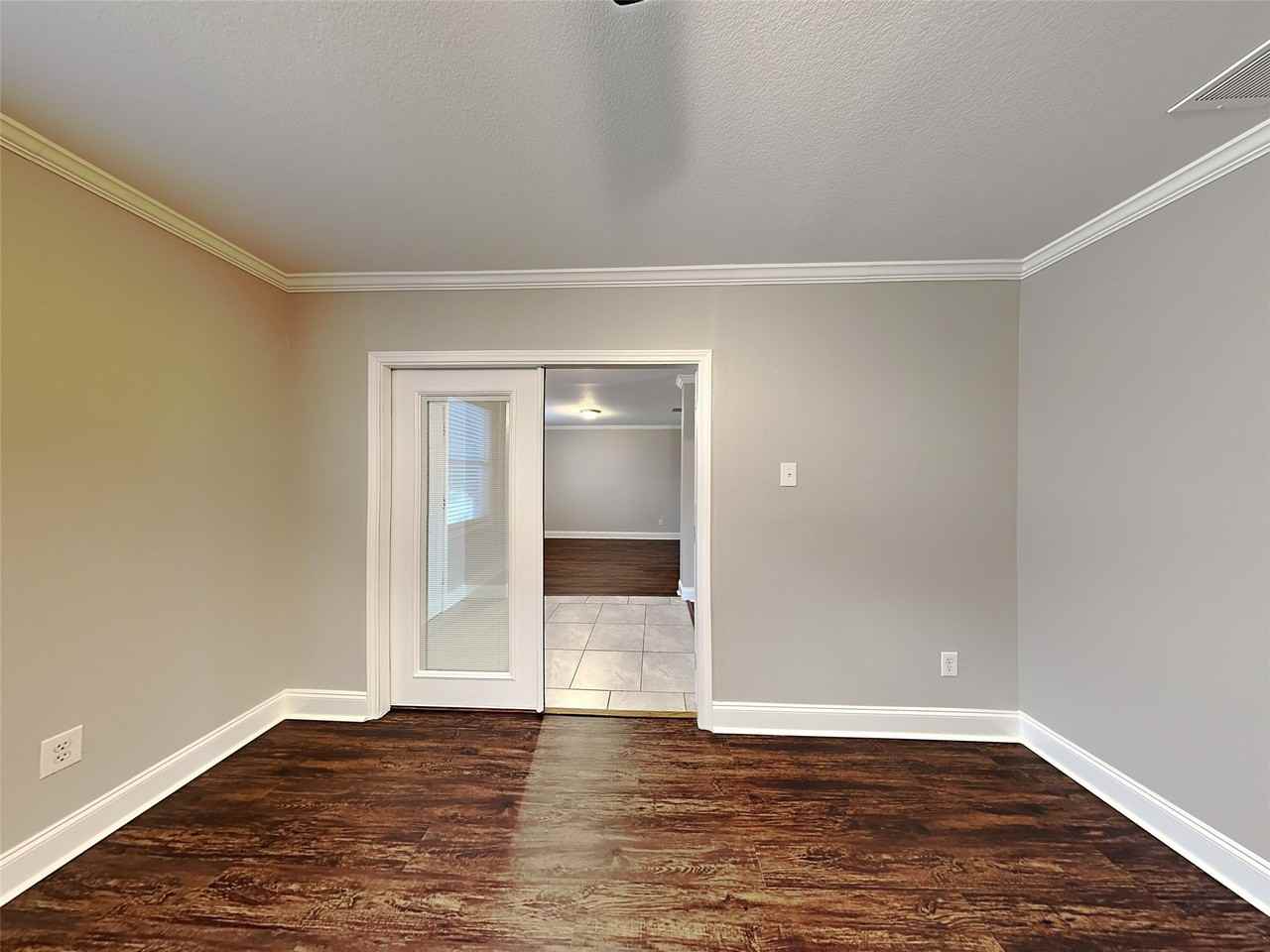 1405 Evergreen St - Photo 3 of 18