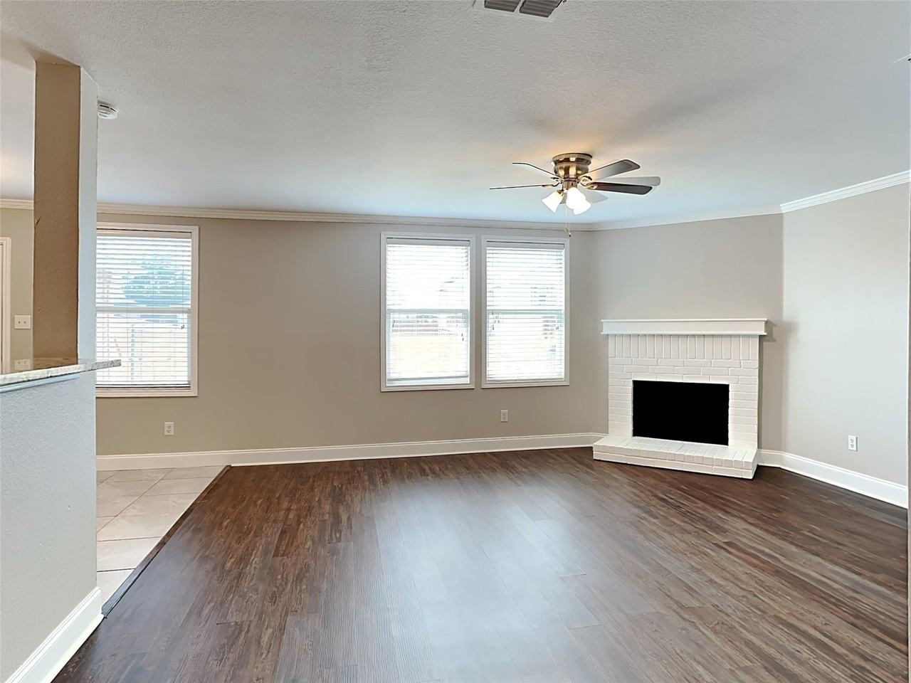 1405 Evergreen St - Photo 6 of 18