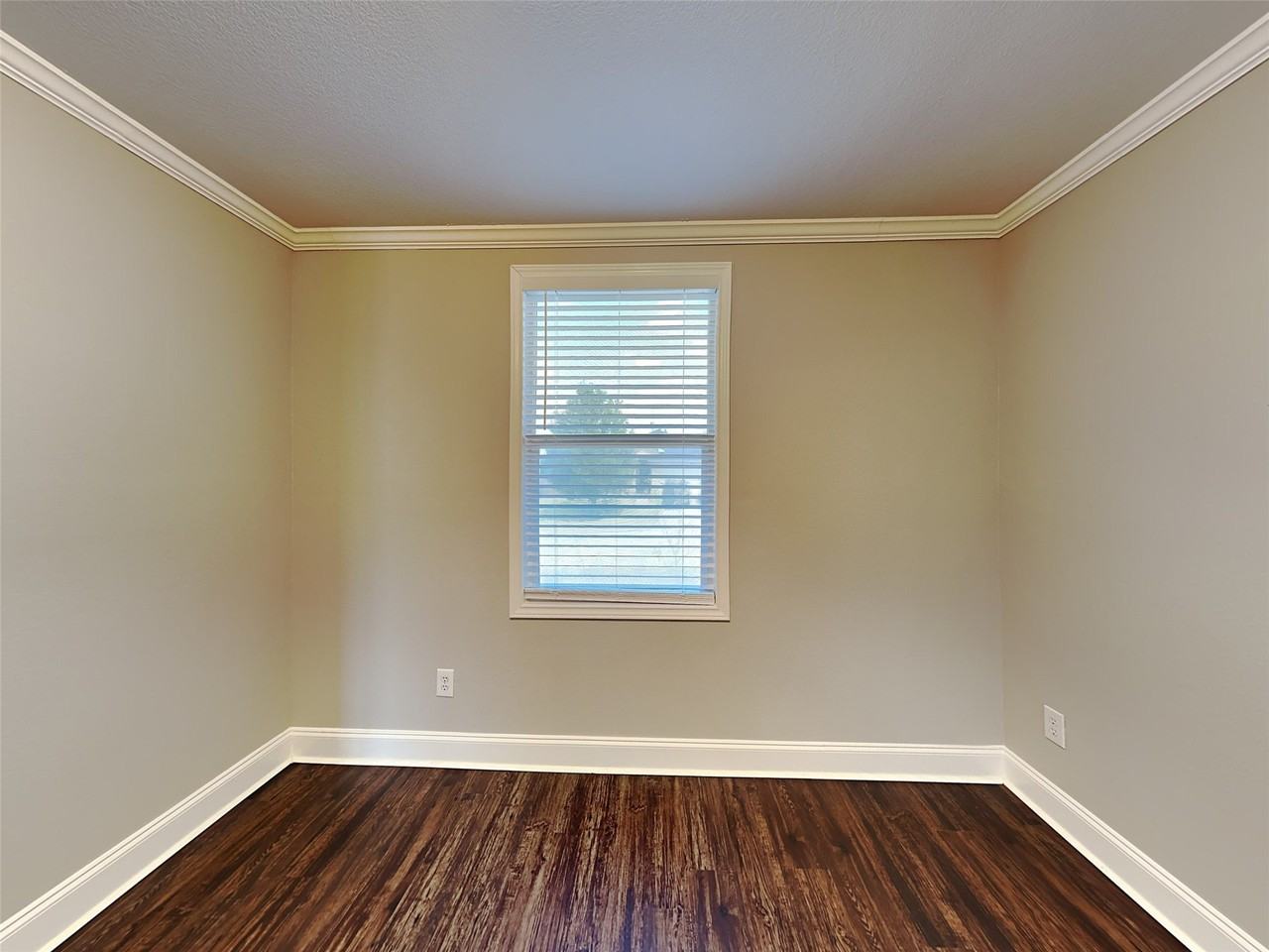 1405 Evergreen St - Photo 7 of 18