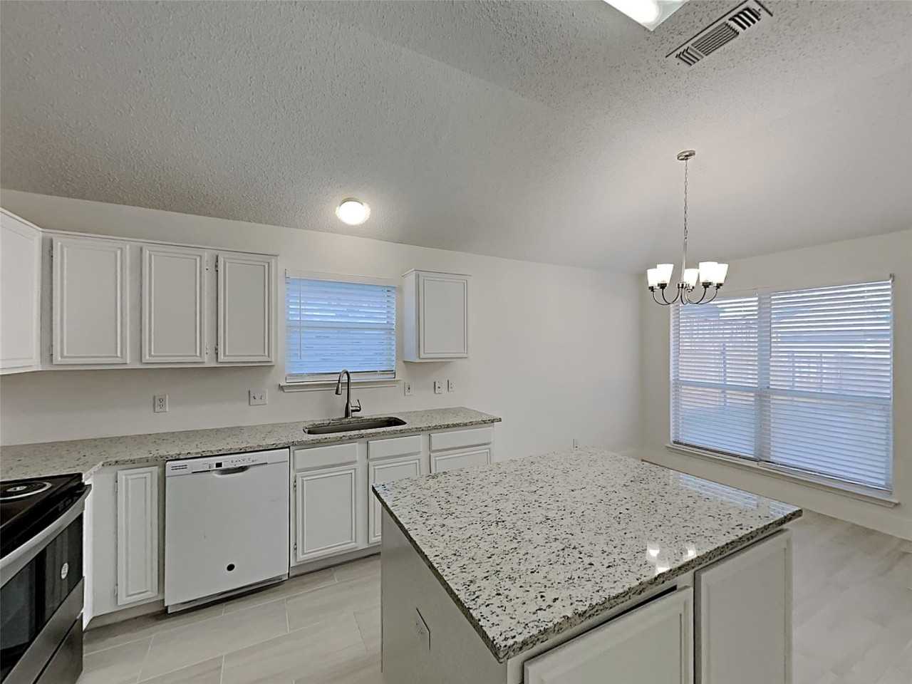 2705 Hidden Springs Dr - Photo 5 of 16
