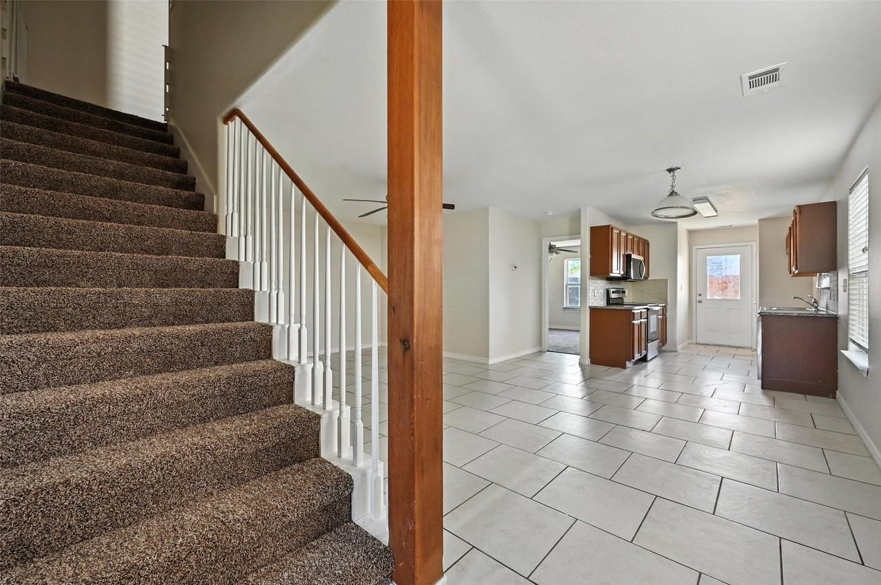 721 E College St - Photo 6 of 22