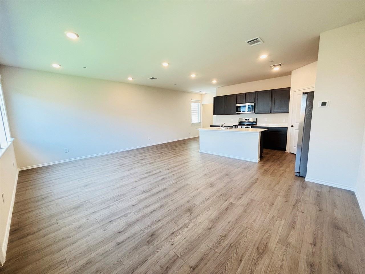 120 Redwood Rd - Photo 2 of 28