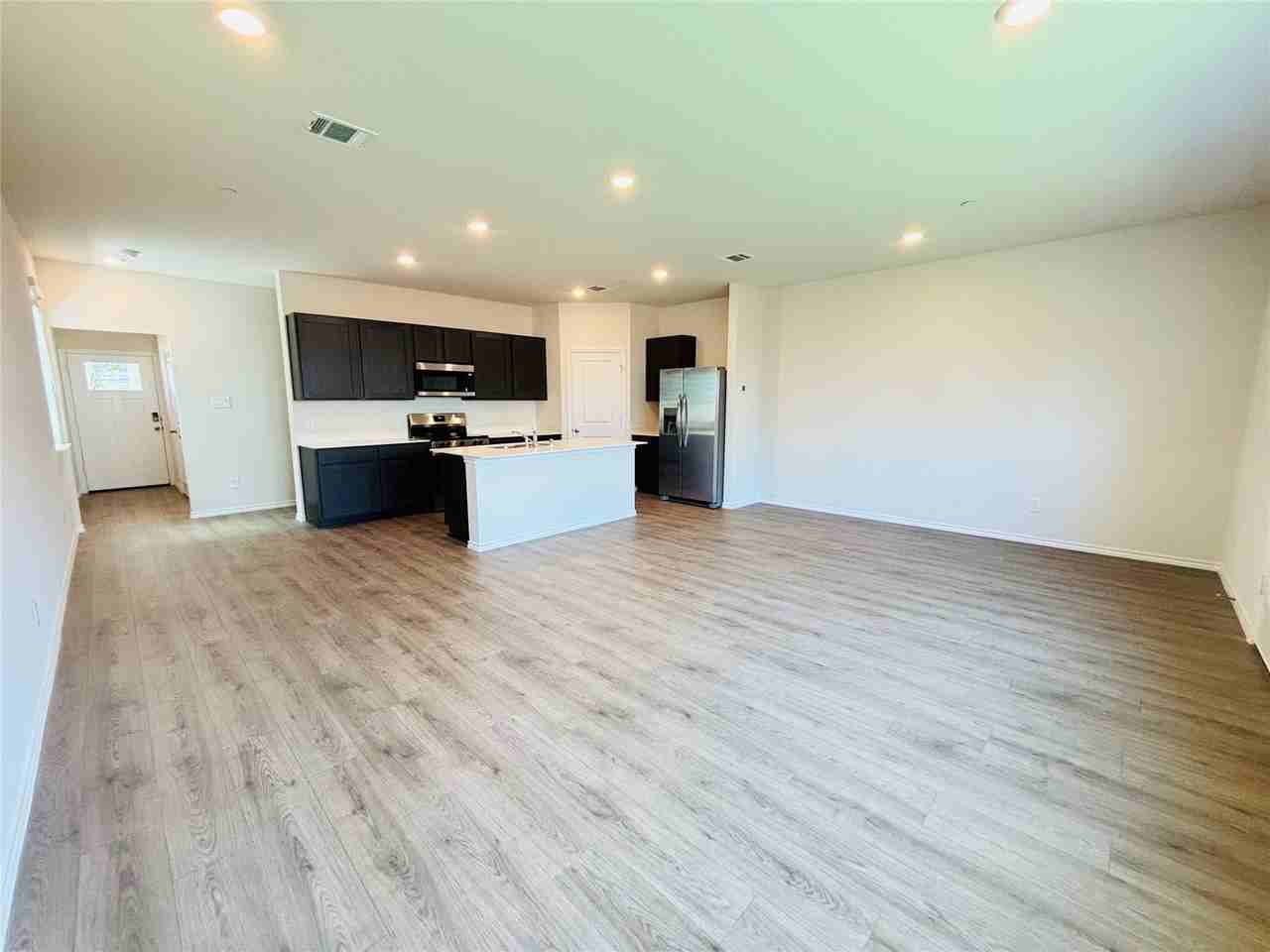 120 Redwood Rd - Photo 4 of 28
