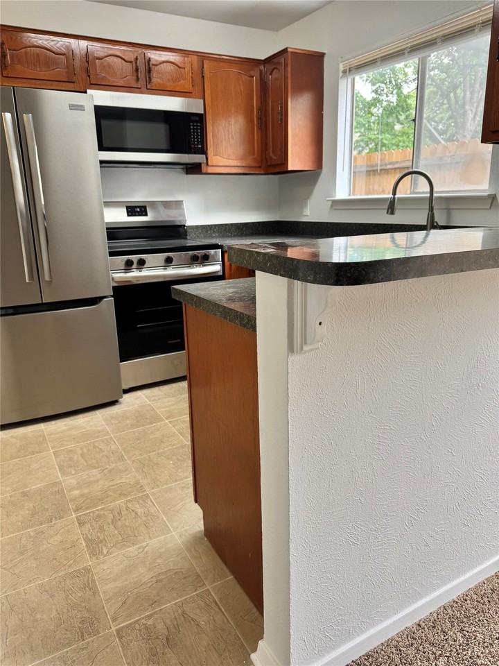 705 Gregg St #2 - Photo 6 of 13