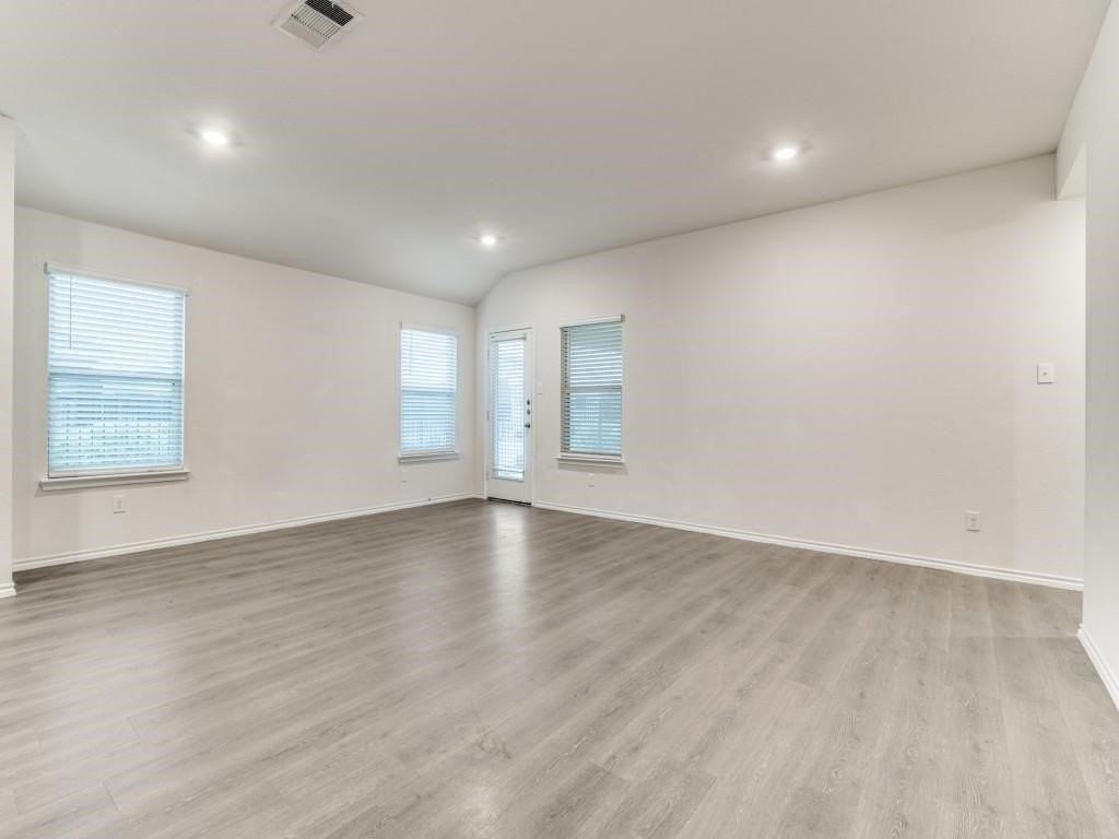 1008 Silver Maple Ln - Photo 4 of 12