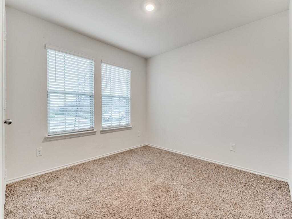 1008 Silver Maple Ln - Photo 5 of 12