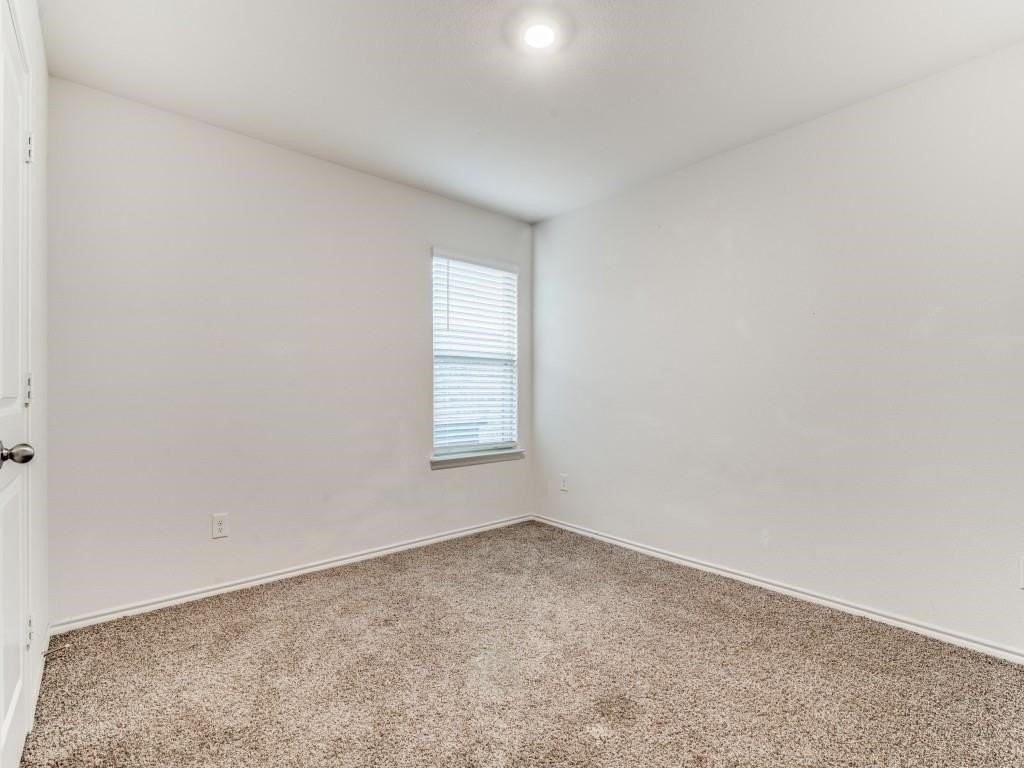 1008 Silver Maple Ln - Photo 6 of 12