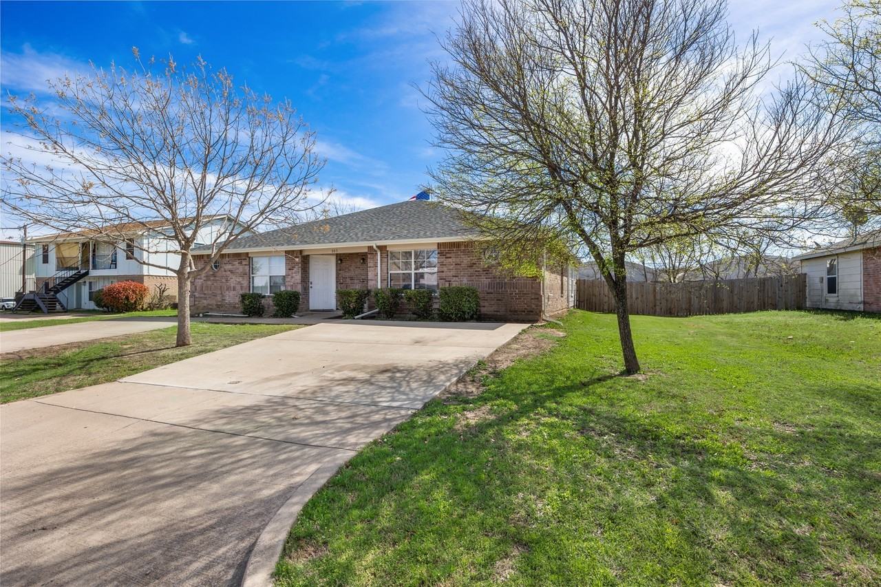303 Kings Way Dr #B