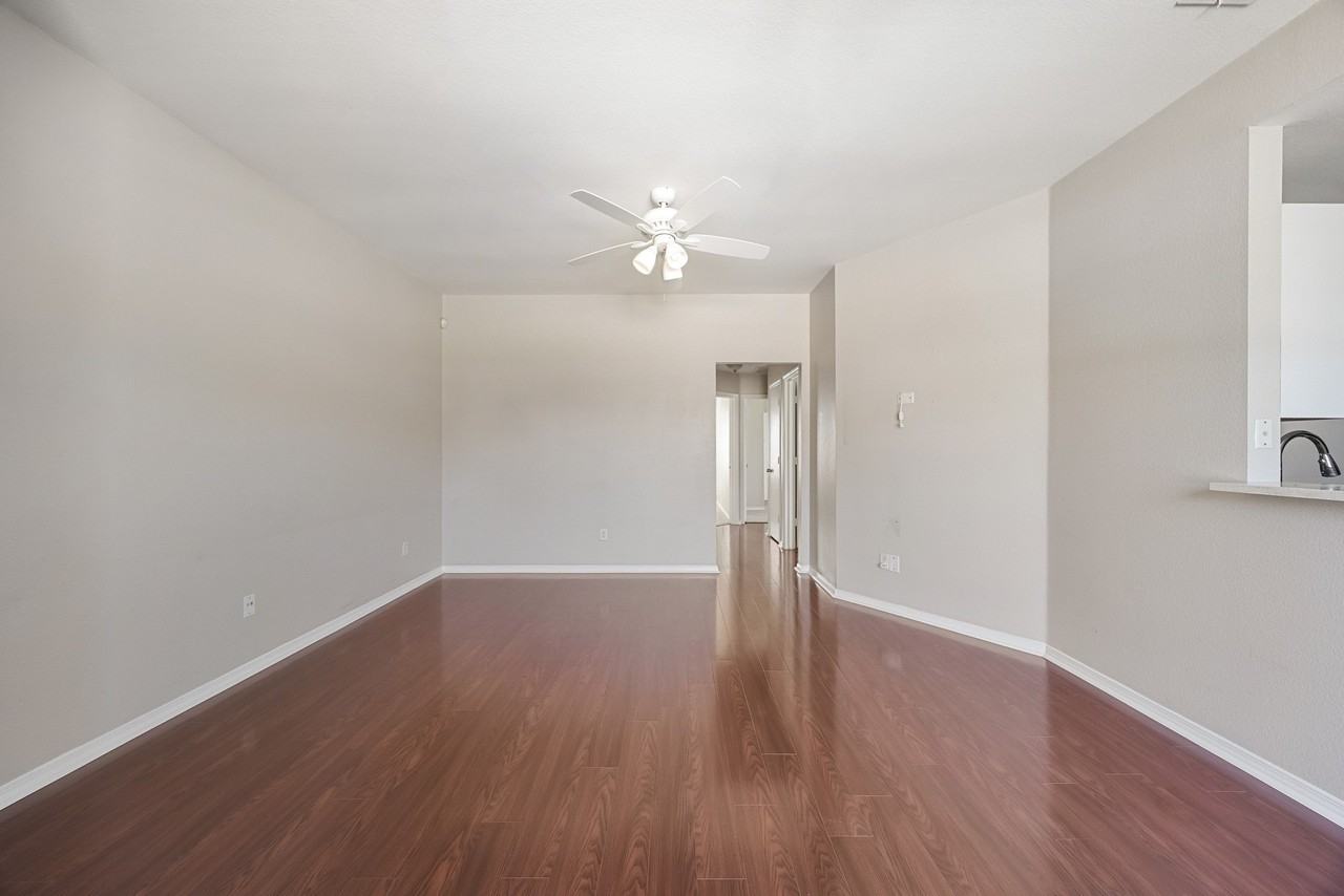303 Kings Way Dr #B - Photo 6 of 20
