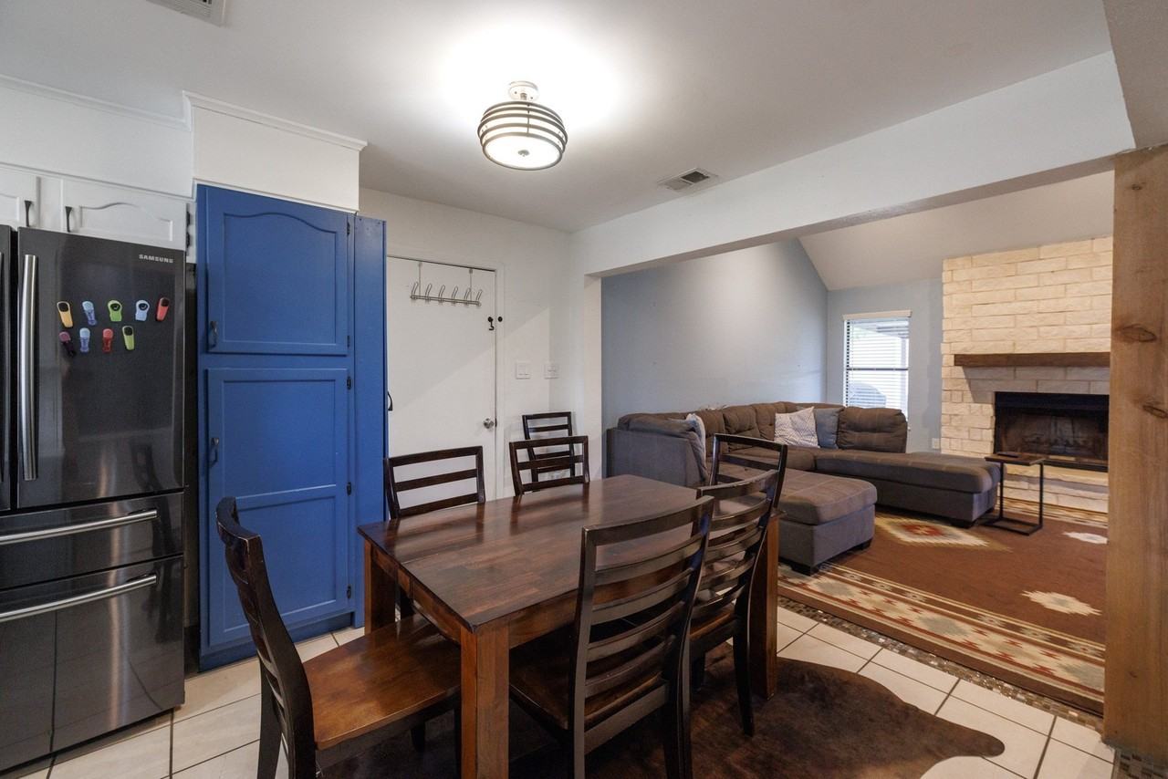 857 Chanticleers Ln - Photo 4 of 38