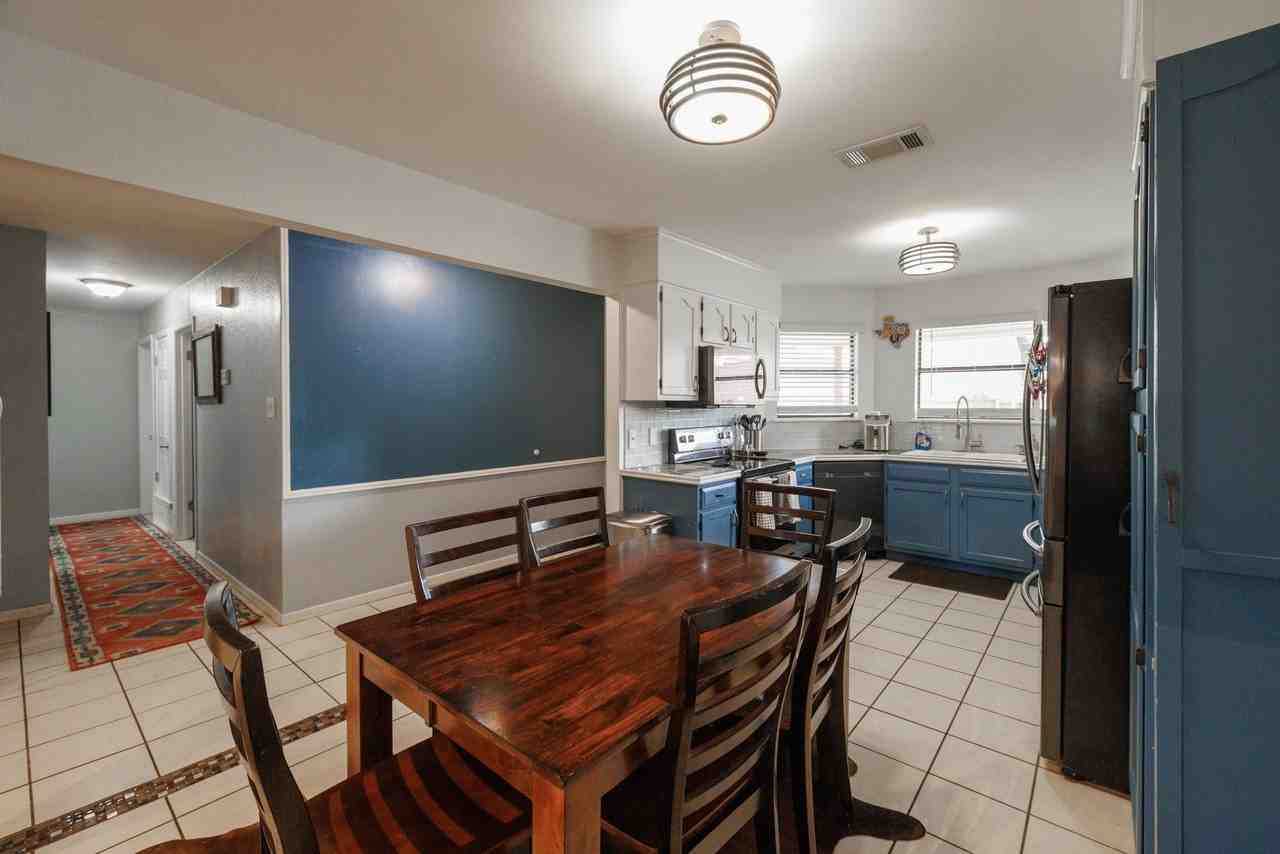 857 Chanticleers Ln - Photo 5 of 38