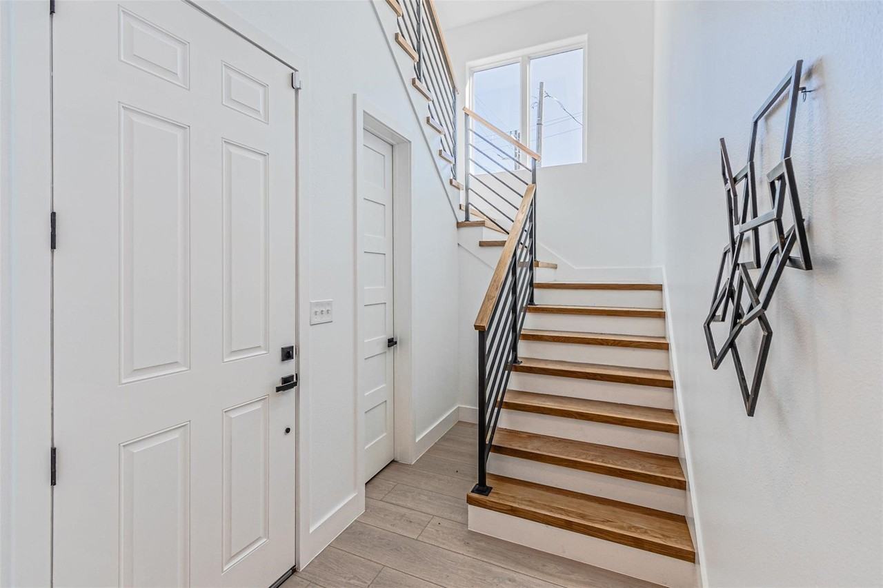 4309 Sylvester St - Photo 2 of 31