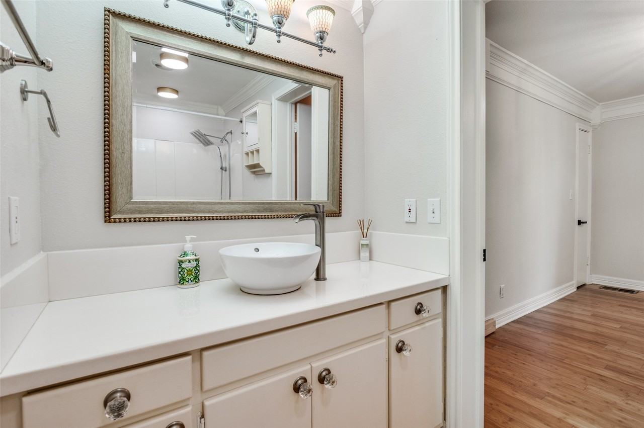 1112 Kings Hwy - Photo 6 of 12