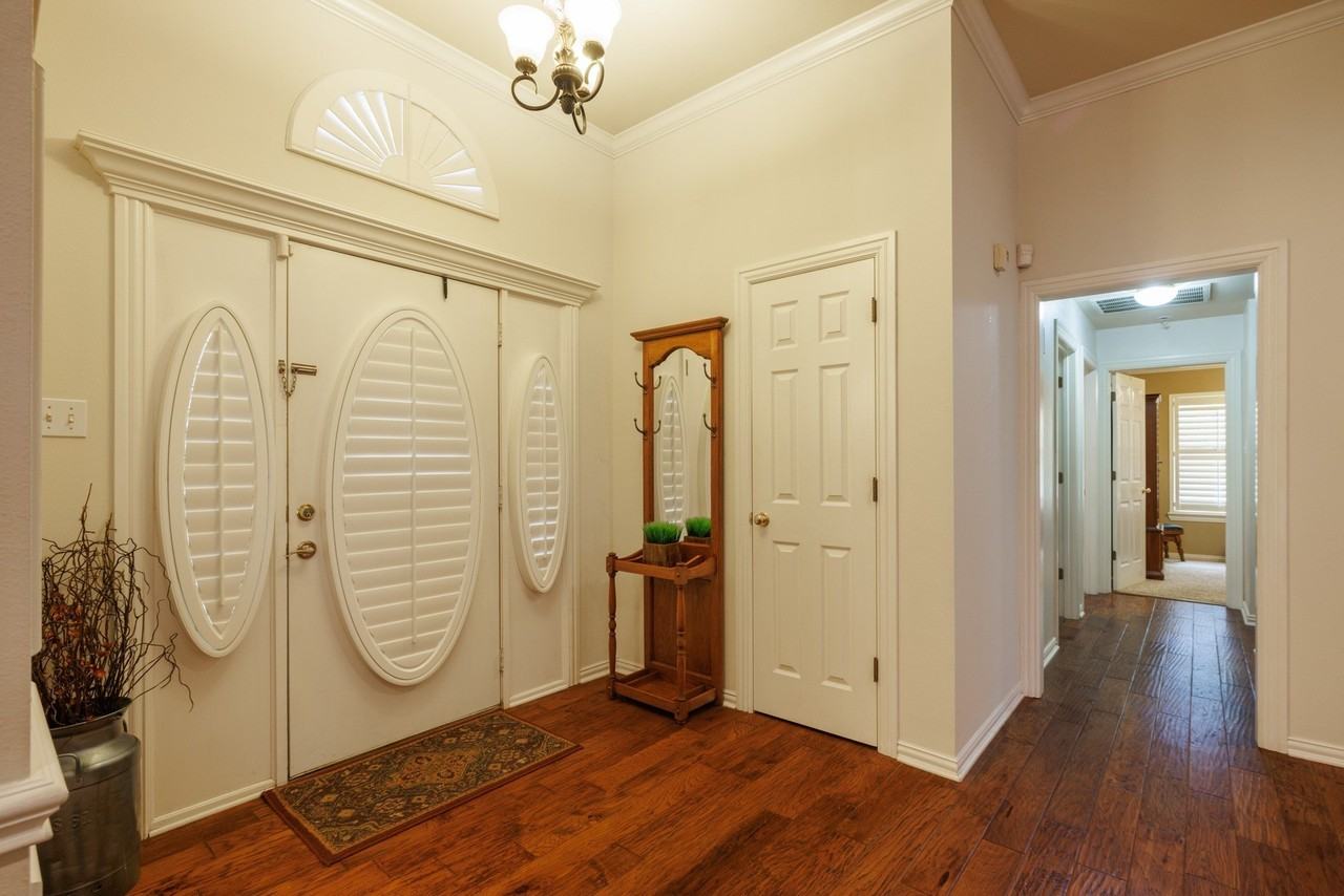 3726 Pensacola Dr - Photo 5 of 39
