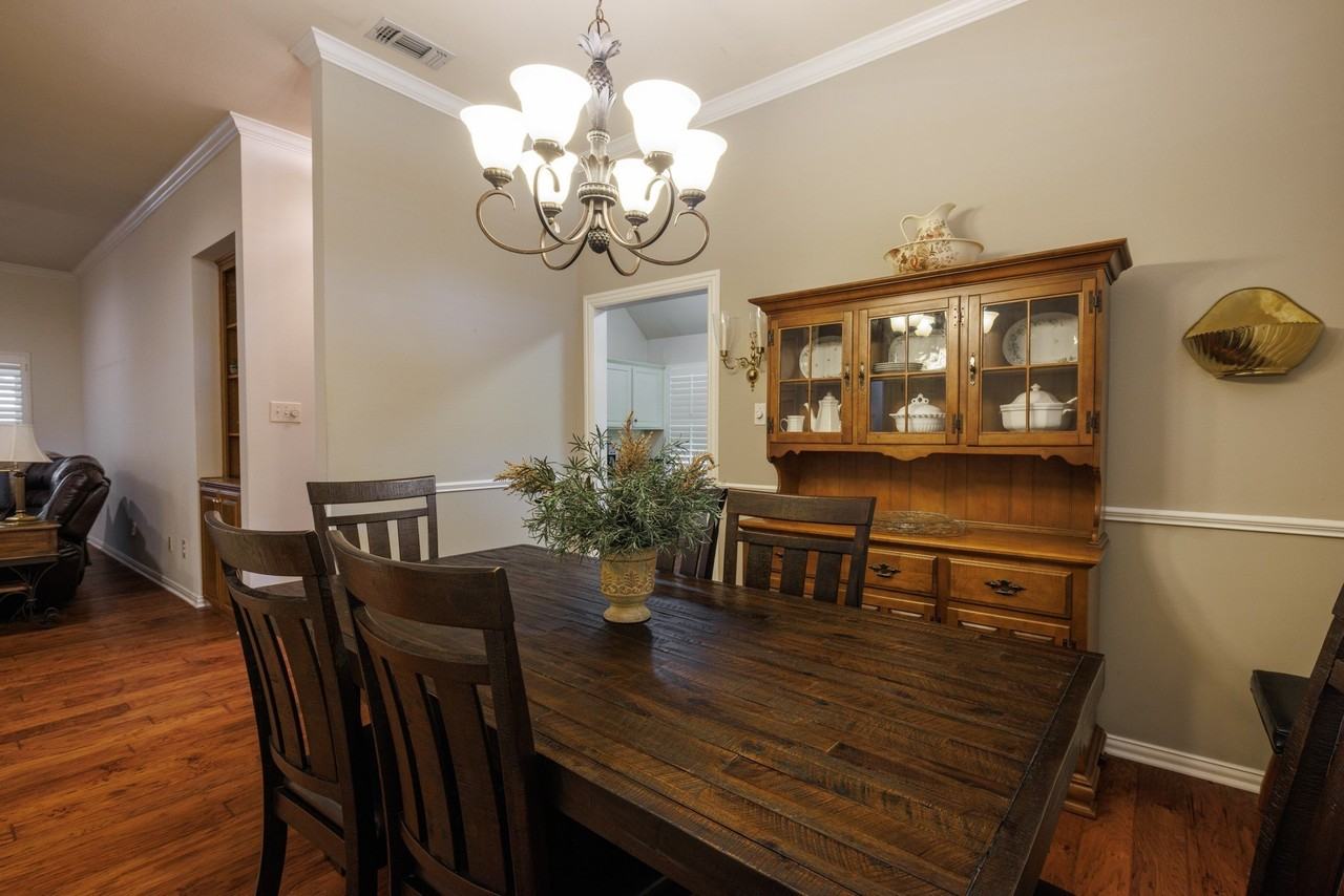 3726 Pensacola Dr - Photo 6 of 39