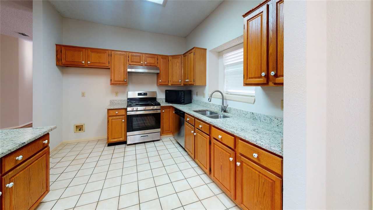 4012 Sendero Trl - Photo 7 of 19