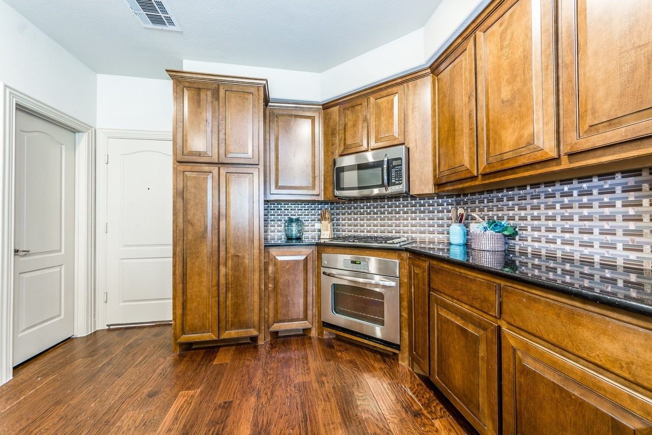 5722 Kate Ave - Photo 4 of 33