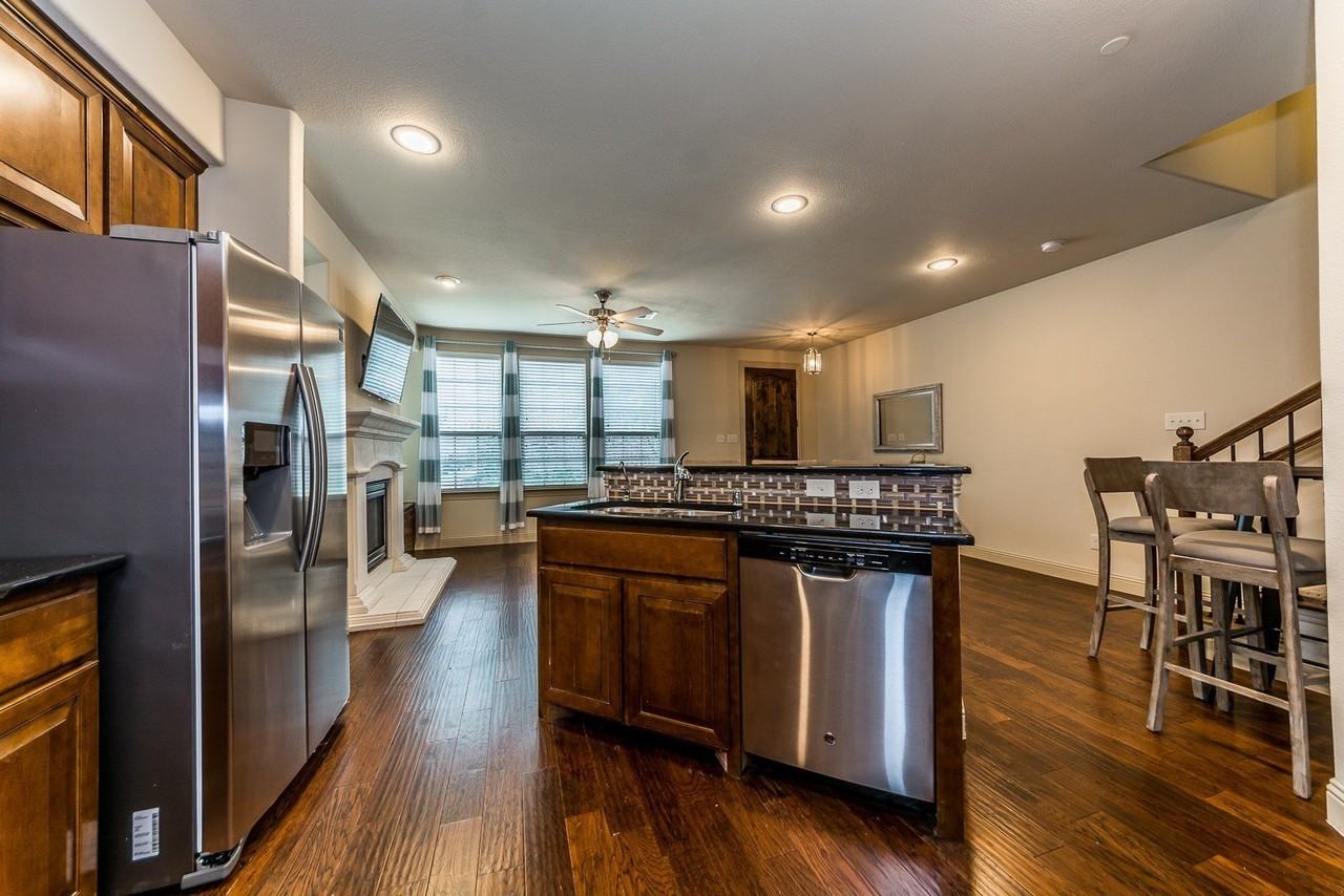 5722 Kate Ave - Photo 7 of 33