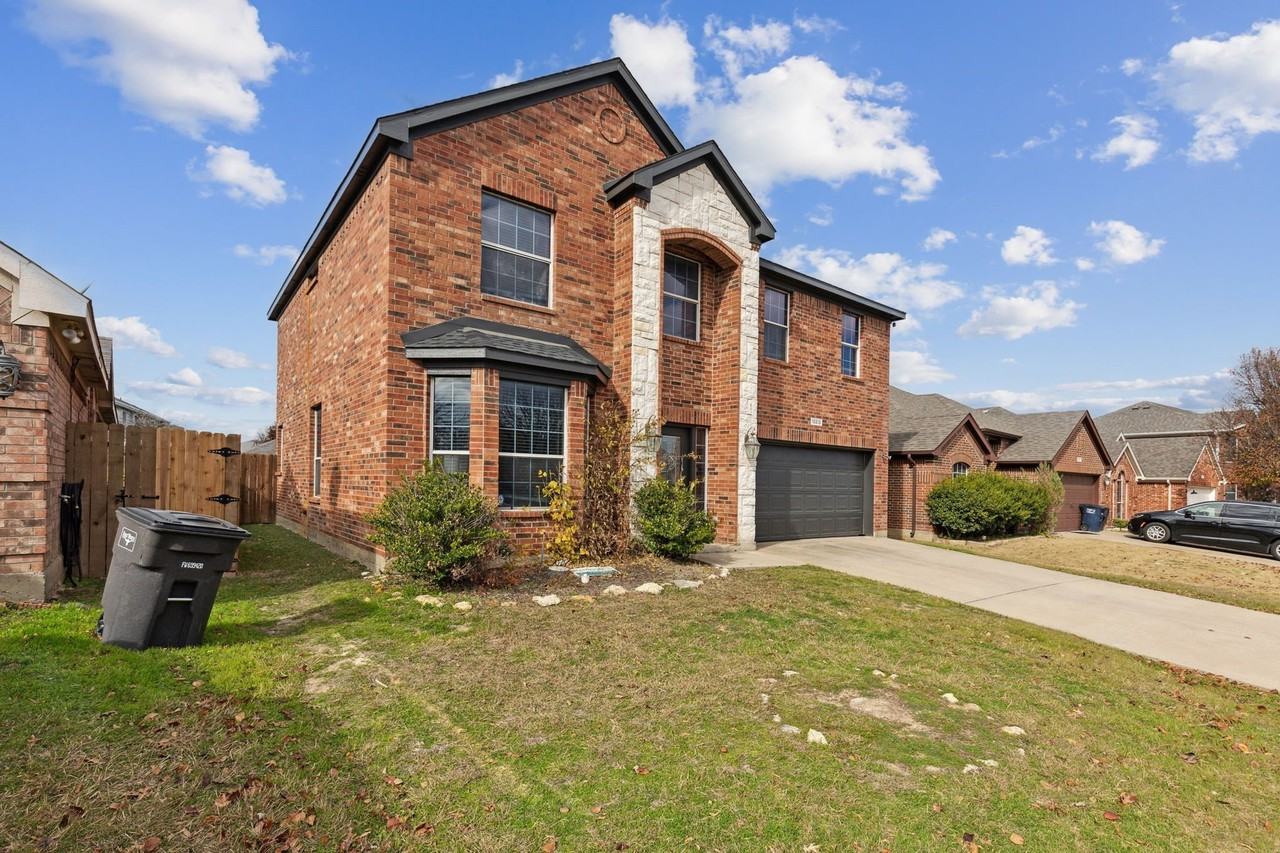 10813 Middleglen Rd - Photo 2 of 12