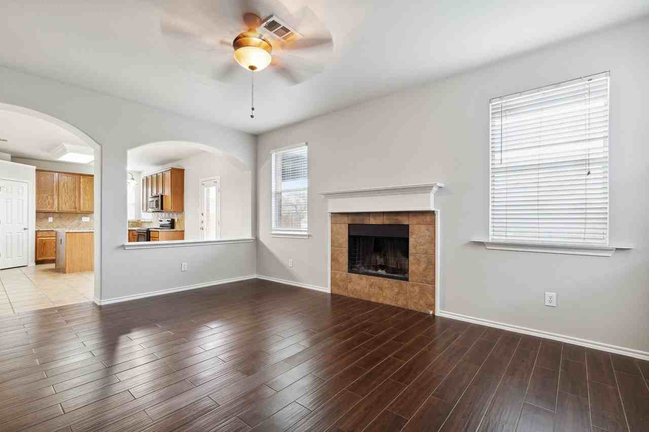 10813 Middleglen Rd - Photo 6 of 12
