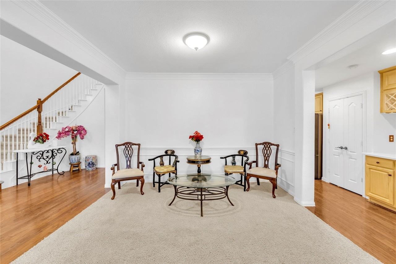 8305 Bartley Cir - Photo 7 of 38