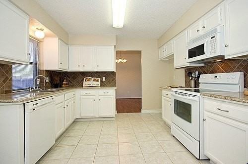 5309 Maple Ct - Photo 2 of 10