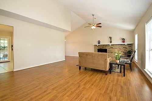 5309 Maple Ct - Photo 3 of 10