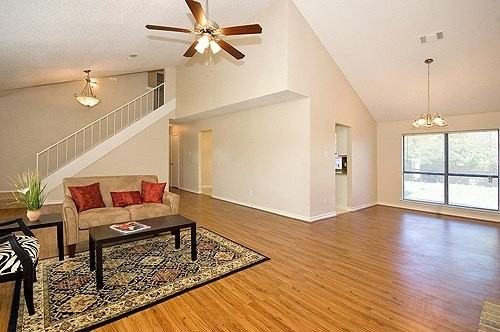 5309 Maple Ct - Photo 4 of 10