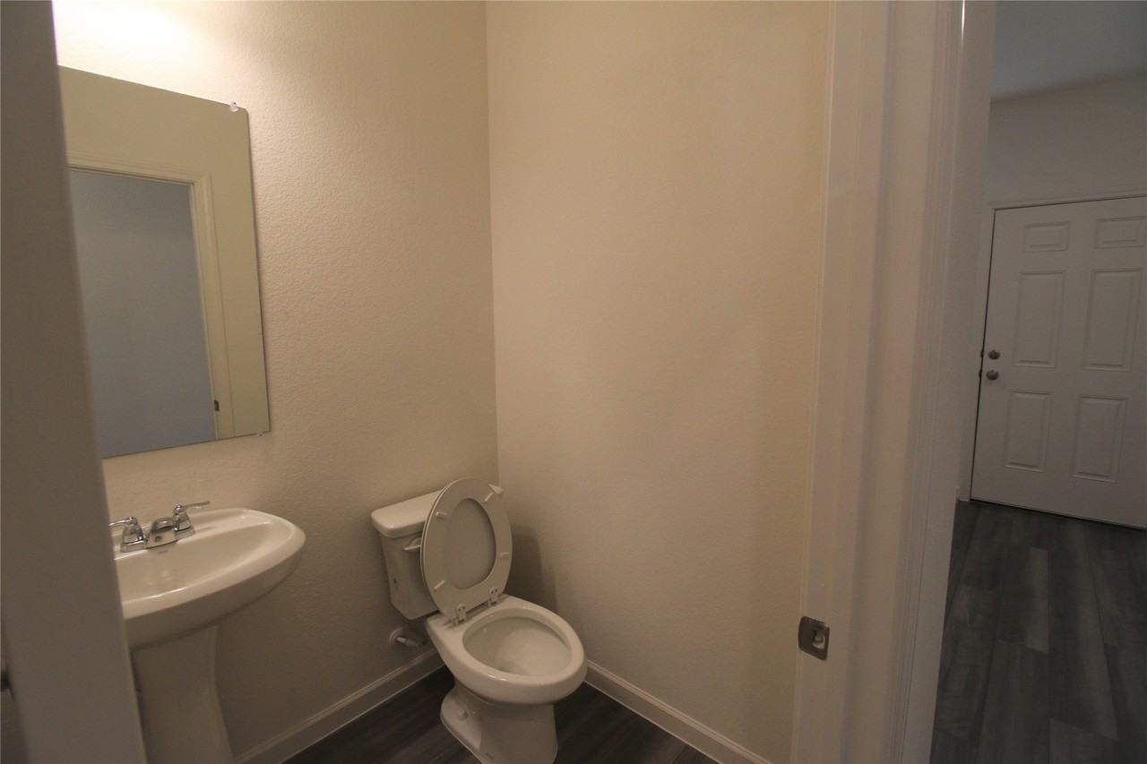 1266 Herring Dr - Photo 2 of 36