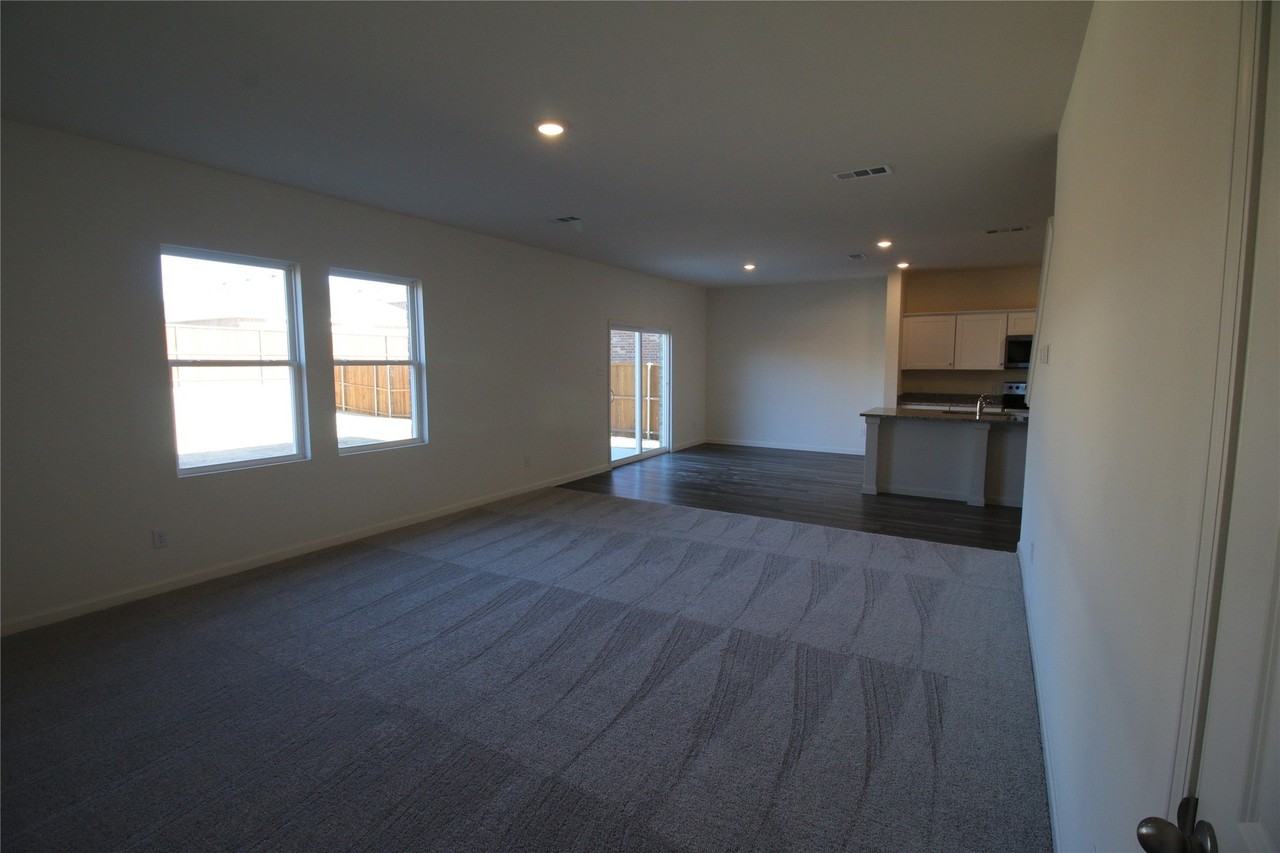 1266 Herring Dr - Photo 7 of 36
