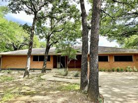 1926 Laurelwood Dr - Photo 1 of 1