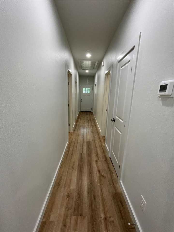 524 W Florence St - Photo 6 of 17