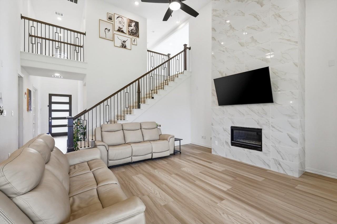 2188 Cloverfern Way - Photo 6 of 32