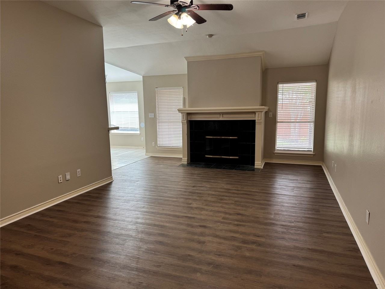 8204 Stern St - Photo 3 of 15