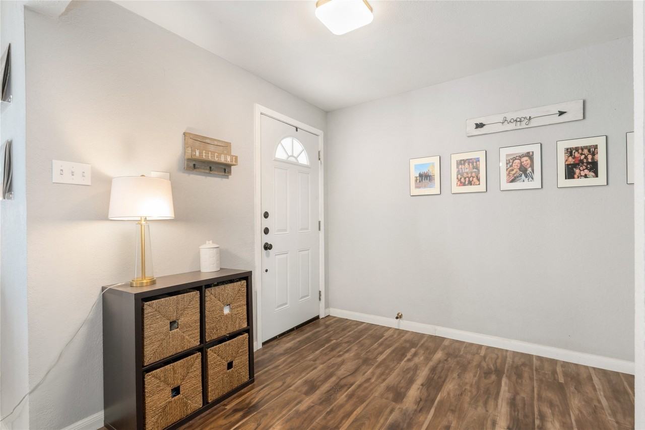 13521 Janwood Ln - Photo 2 of 30