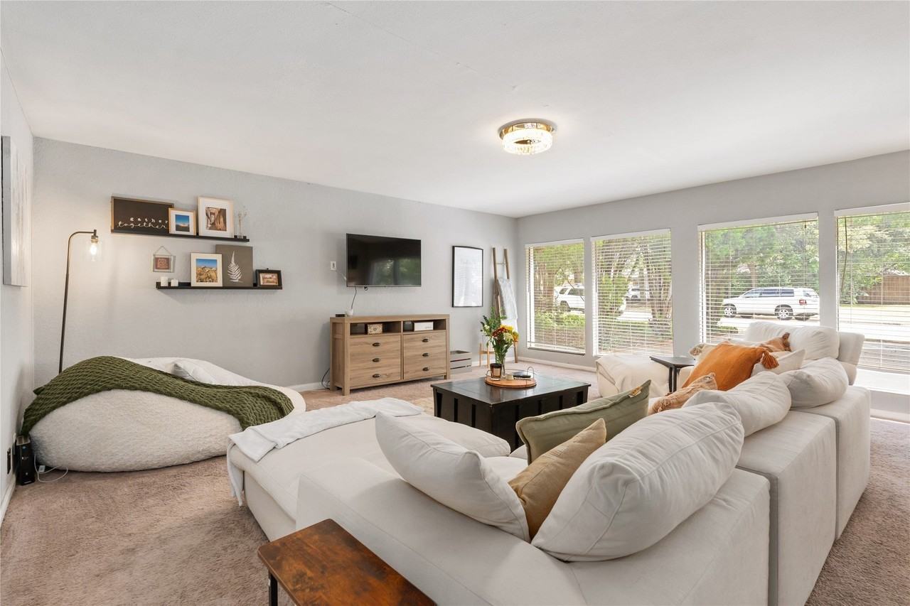 13521 Janwood Ln - Photo 5 of 30